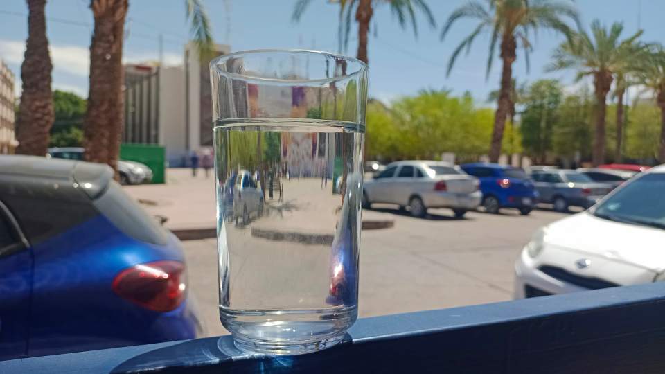 Recomienda Gobierno de Sonora mantenerse hidratados ante el calor: ISSSTESON